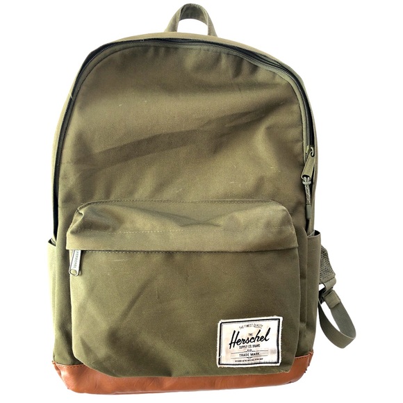 Herschel Supply Company Other - Herschel Classic Ivy Green/Tan Synthetic Leather.